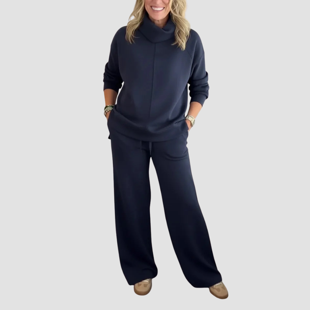 Misa - THALIA ΑΝΕΤΟ ΣΕΤ ΤΑΞΙΔΙΟΥ ΔΥΟ ΤΕΜΑΧΙΩΝ ΜΕ ΖΙΒΑΓΚ (THALIA COZY TWO-PIECE TURTLENECK TRAVEL SET)