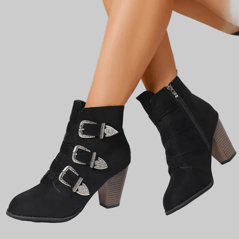 Savanna Μποτάκια με Τακούνι και Τριπλό Λουράκι