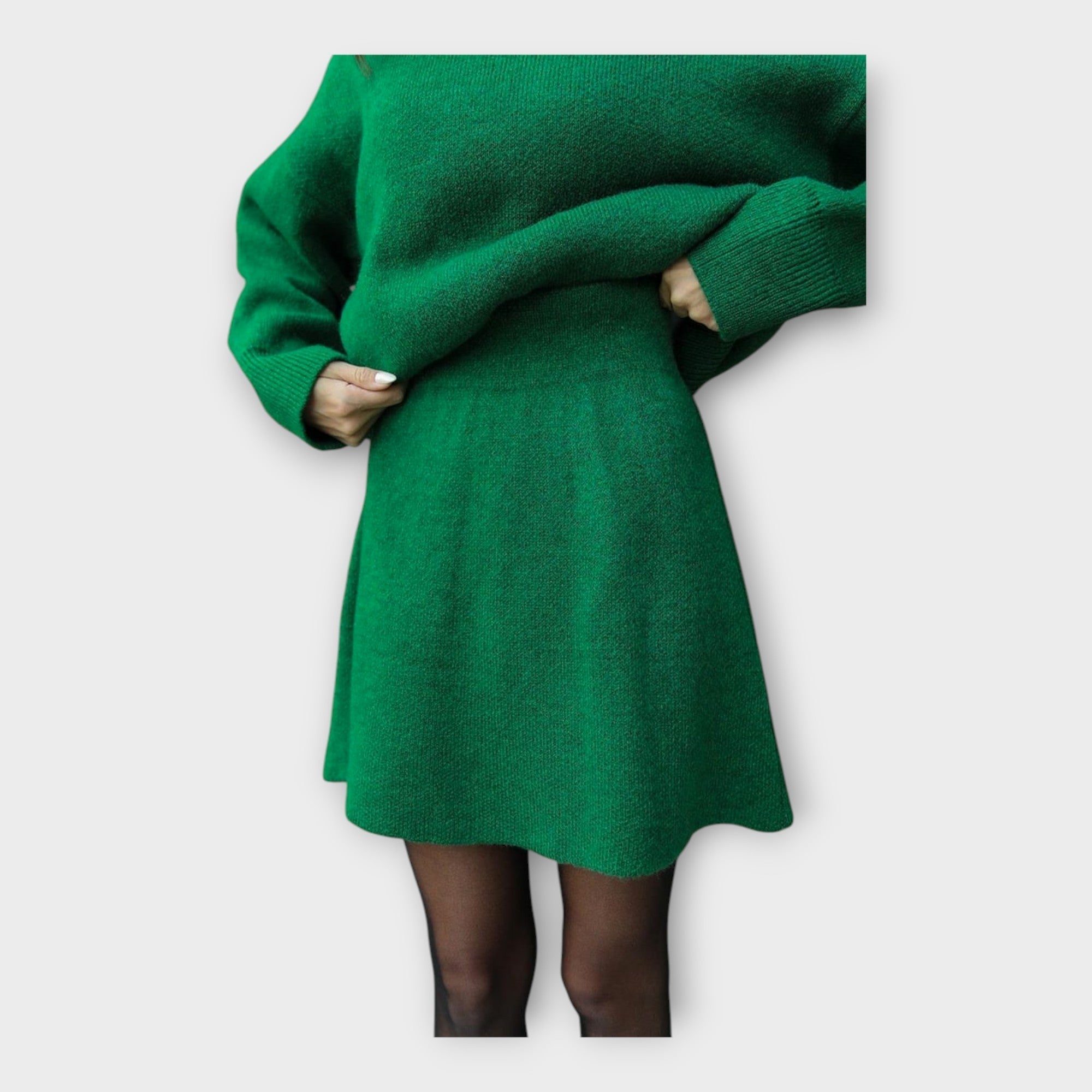 Σετ Πλεκτής Μπλούζας και Φούστας με Μοντέρνα Γραμμή