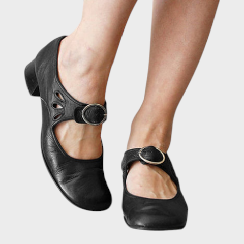 Wanda | Ρετρό γαλλικά γόβα με χαμηλό τακούνι και αγκράφα