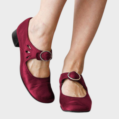 Wanda | Ρετρό γαλλικά γόβα με χαμηλό τακούνι και αγκράφα