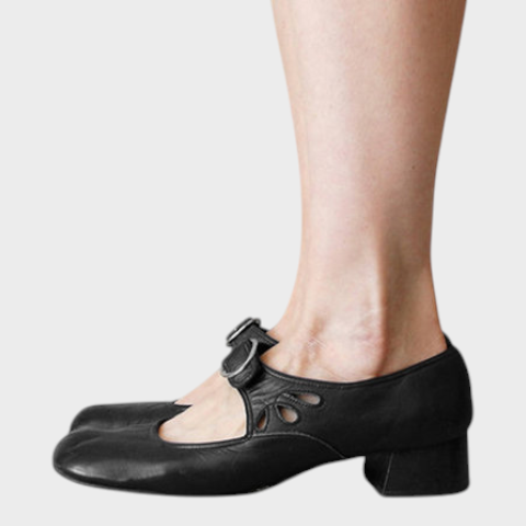 Wanda | Ρετρό γαλλικά γόβα με χαμηλό τακούνι και αγκράφα