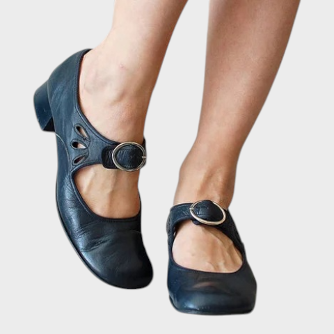 Wanda | Ρετρό γαλλικά γόβα με χαμηλό τακούνι και αγκράφα