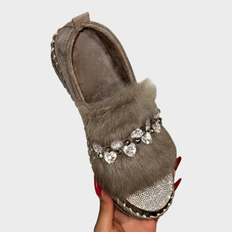 Narzissa | Λαμπερό Φτερό & Απαλή Άνεση Λόφερ