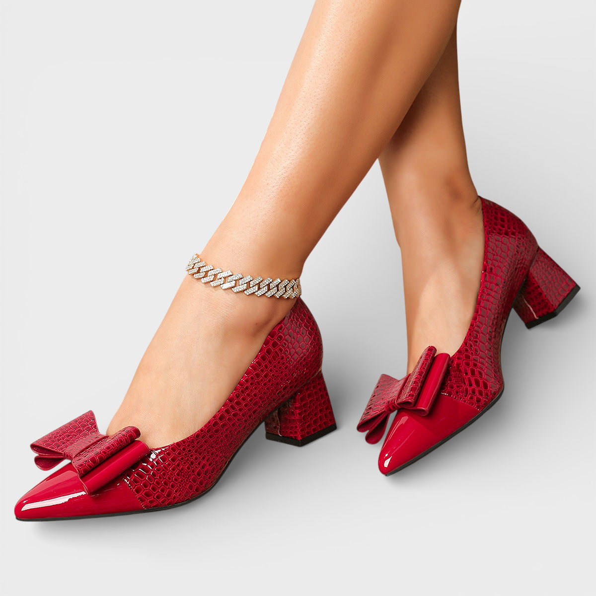 VALENCIA | ΓΥΝΑΙΚΕΙΑ ΠΑΠΟΥΤΣΙΑ ΜΕ ΤΕΤΡΑΓΩΝΗ ΦΟΡΑ