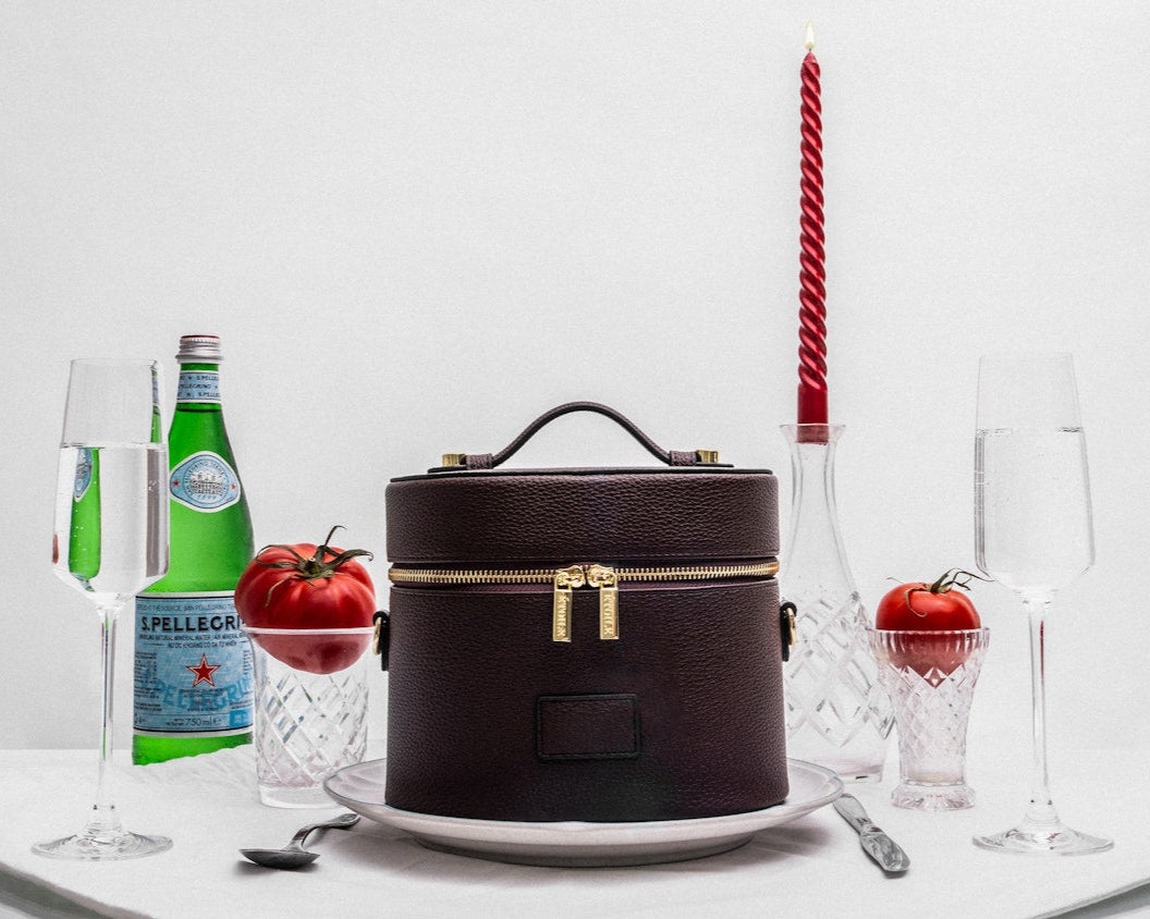 Sola | Οβάλ Νεσεσέρ Καλλυντικών