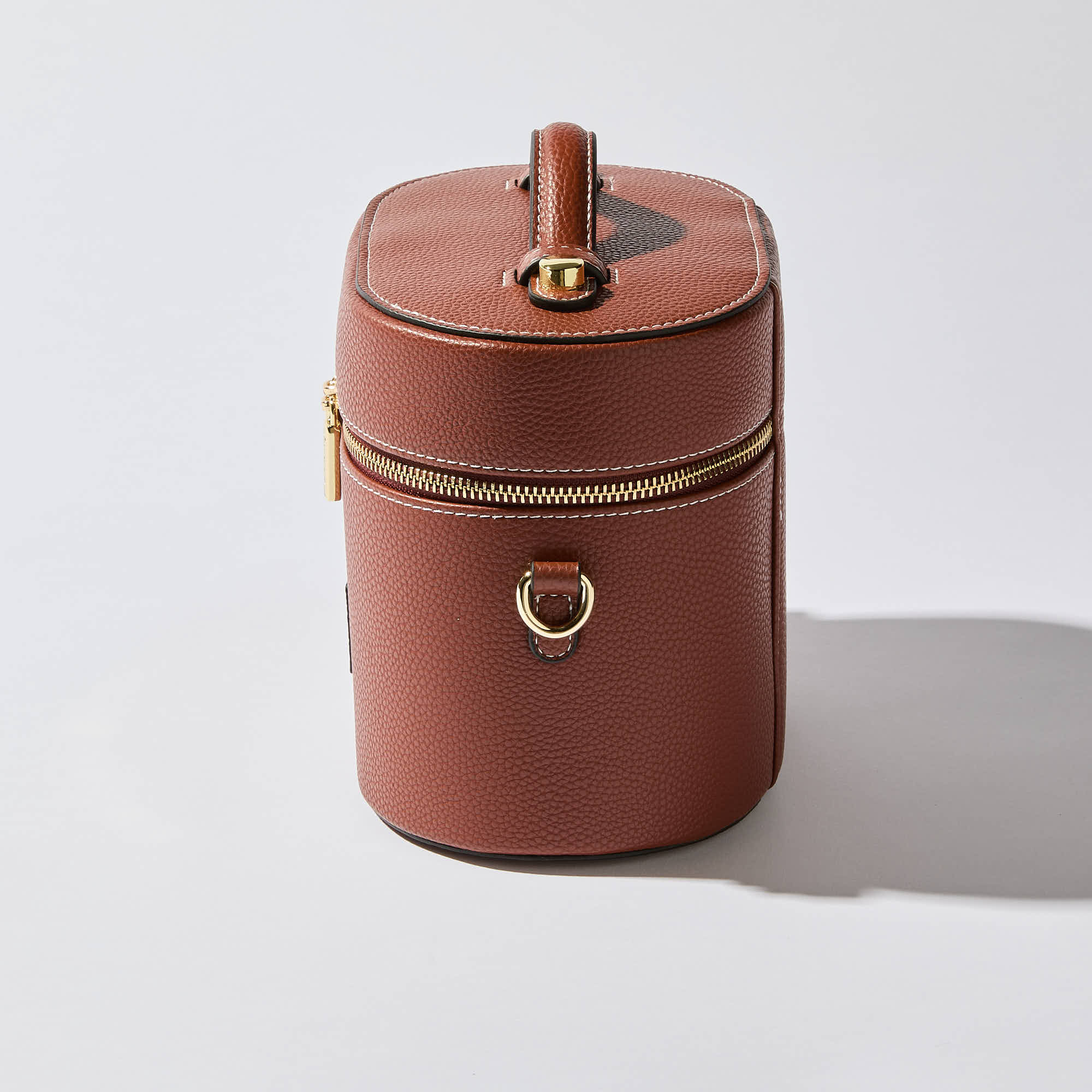 Sola | Οβάλ Νεσεσέρ Καλλυντικών