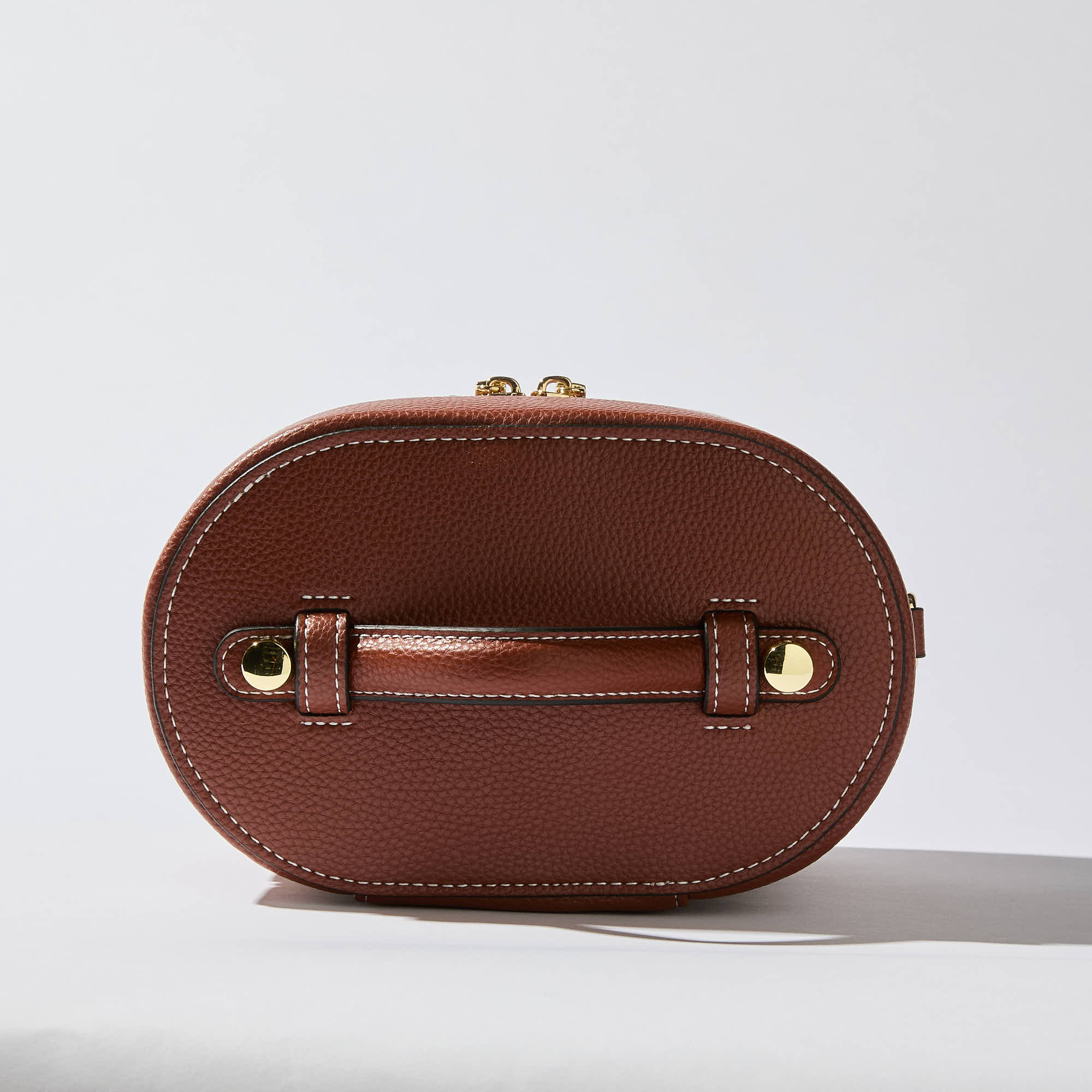 Sola | Οβάλ Νεσεσέρ Καλλυντικών