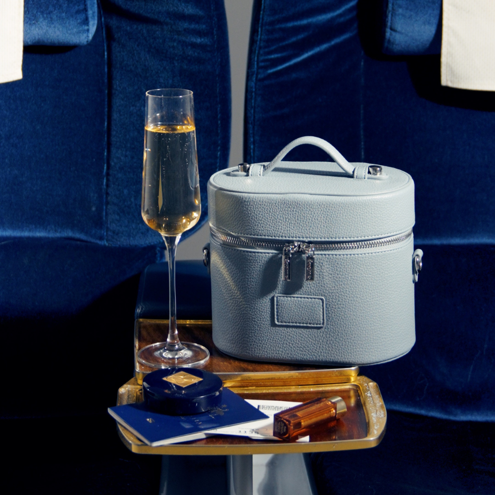 Sola | Οβάλ Νεσεσέρ Καλλυντικών