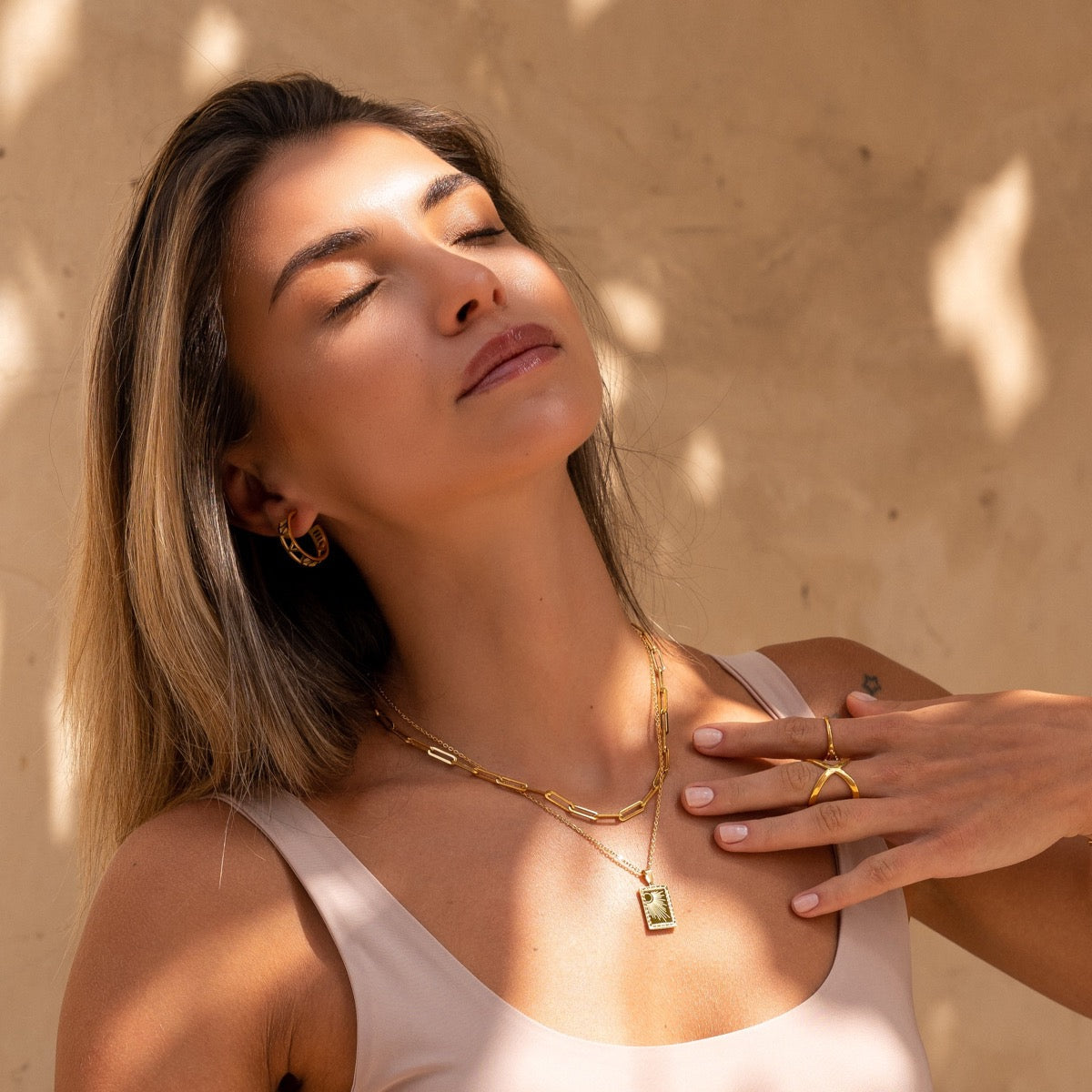 Κλιπ Χρυσή Αλυσίδα 