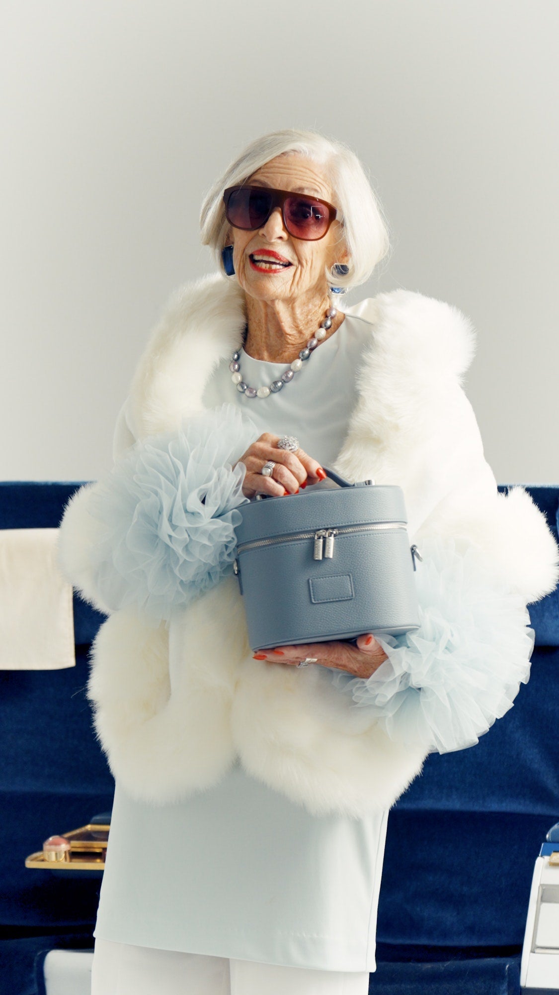 Sola | Οβάλ Νεσεσέρ Καλλυντικών