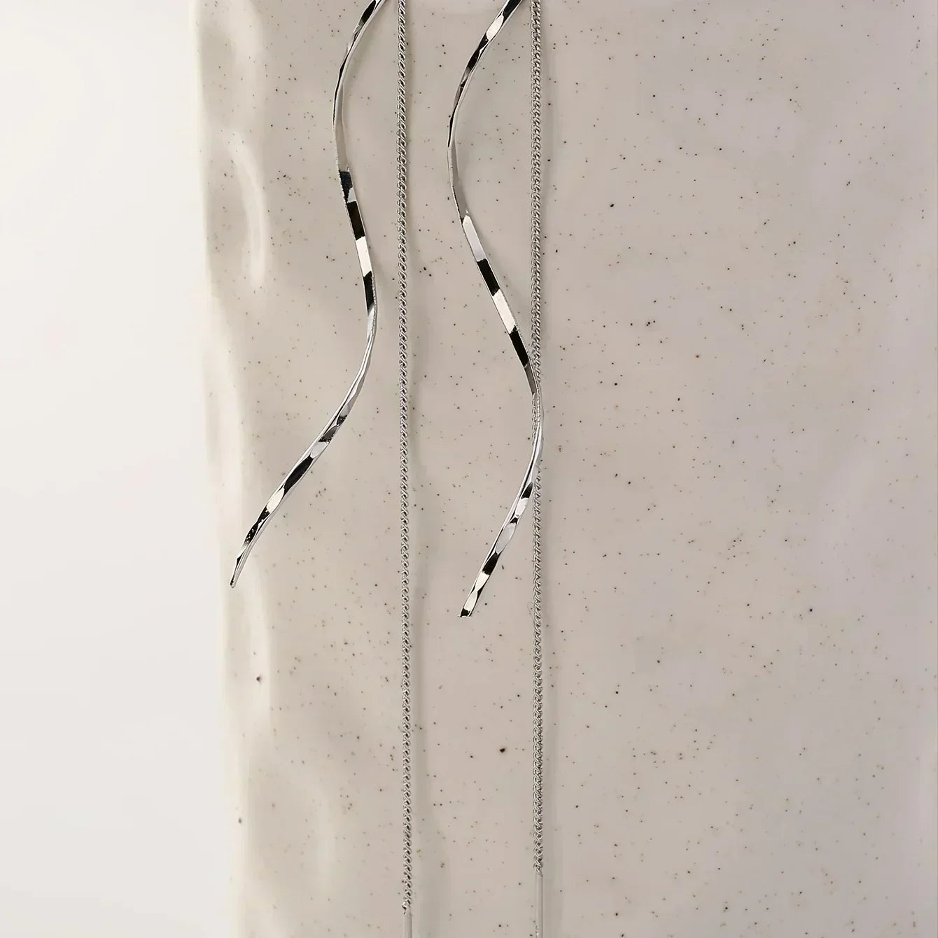 Μακριά Σκουλαρίκια με Σχέδιο Κυμάτων