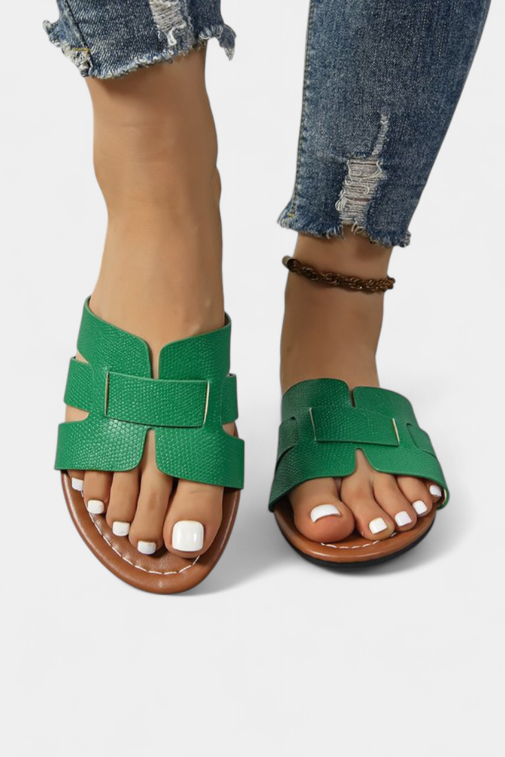 Silvia σανδάλια με κλασικό σχέδιο και γεωμετρικό κόψιμο