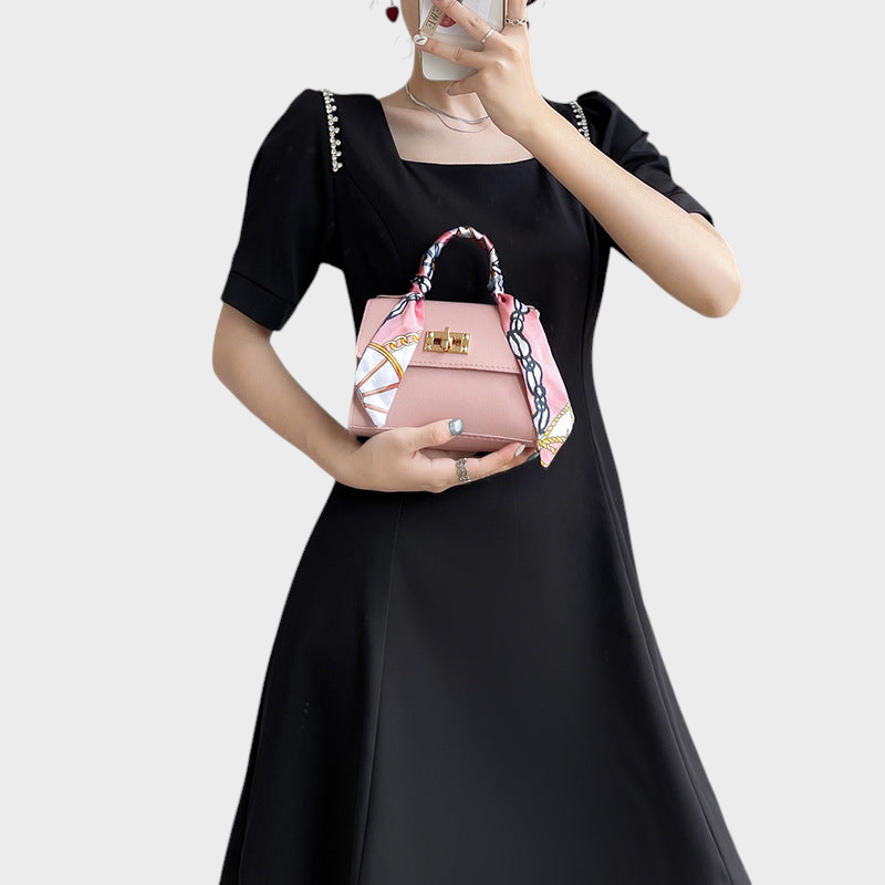 Lyla - Μικρή Τσάντα Αλυσίδας με Μεταξωτό Μαντήλι