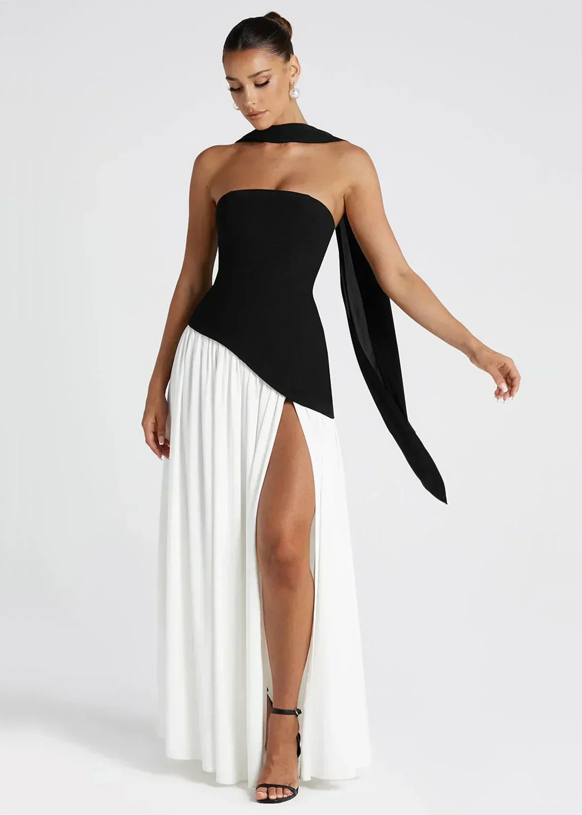 Elena – Maxi Φόρεμα με Ανοιχτούς Ώμους, Σκίσιμο & Choker Λεπτομέρεια